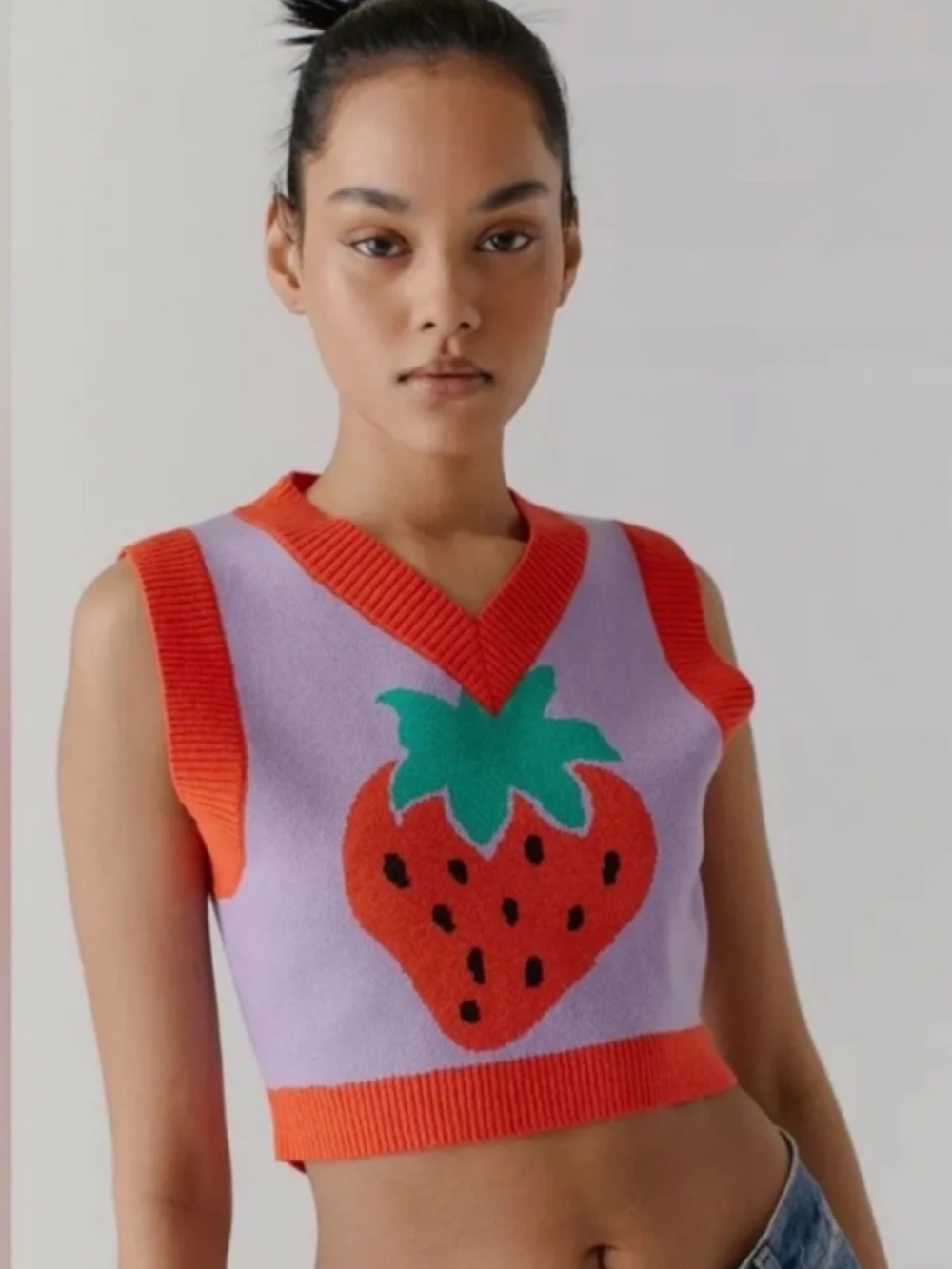 🍓 Urban Outfitters Randi Cropped Knit Strawberry Sweater Vest Lilac/Red XS